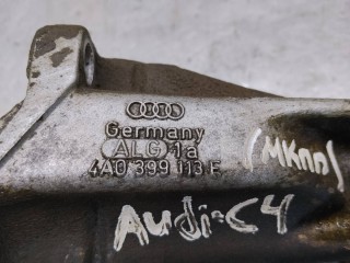 Кронштейн (крепление), Audi A6 C4 1994-1997