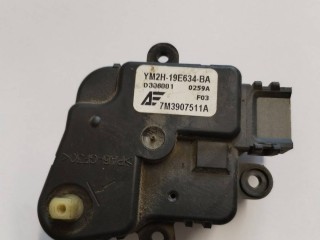 Моторчик заслонки печки Volkswagen Sharan 1995-2000, 7M3907511A