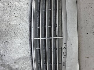 Решетка радиатора, ориг. номер A2118800383, Mercedes-Benz E W211/S211 2002-2006