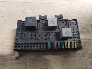 Блок предохранителей Volkswagen Passat B3 1988-1997, 357937039