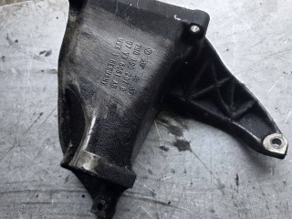 Кронштейн полуоси Volkswagen Sharan 1995-2000, 7M0199207B