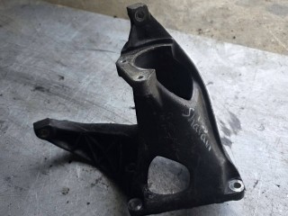 Кронштейн полуоси Volkswagen Sharan 1995-2000, 7M0199207C