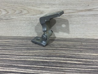 петля двери передней правой, Volkswagen Golf 4 поколение 1997-2006