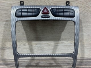 Декоративная накладка центральной консоли Mercedes-Benz C W203 2002-2005