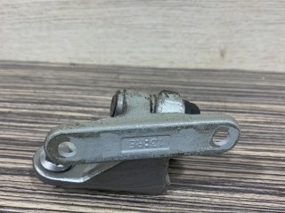 Петля двери правой Mercedes-Benz B W245 2005-2008