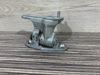 Петля двери правой Mercedes-Benz B W245 2005-2008