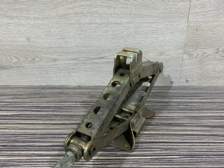 домкрат, Mitsubishi Space Star 1 поколение 1998-2002