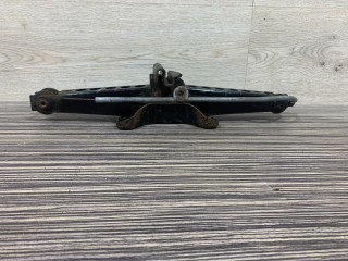 Домкрат Ford C-Max 1 поколение 2003-2007