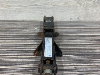 домкрат, Mazda 6 1 поколение [рестайлинг] 2002-2005