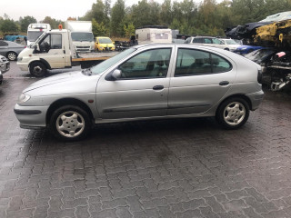 Renault Megane 1 поколение 1996г. 1.6 л. - фото №3