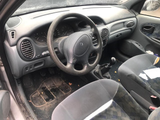 Renault Megane 1 поколение 1996г. 1.6 л. - фото №4