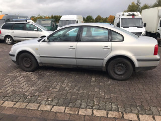 Volkswagen Passat B5 2000г. 1.6 л. - фото №4