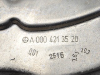 Защитный кожух тормозного механизма передний, ориг. номер A0004213520, Mercedes-Benz C-Класс W204/S204/C204 рест 2011-2015