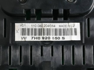 Щиток приборов (приборная панель), ориг. номер 7H0920850S, Volkswagen Transporter T5 2002-2009