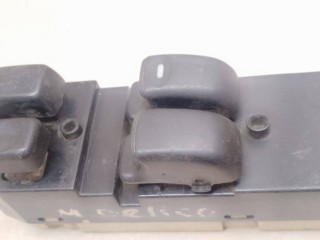 кнопка стеклоподъемника двери передней правой, ориг. номер 513915, Mitsubishi Delica 3 поколение 1986-1999