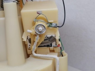 колба в бак, ориг. номер 7700832219G, Renault Megane 1 поколение 1995-1999
