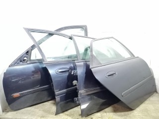 Дверь передняя правая Renault Laguna 1 поколение 1993-1998