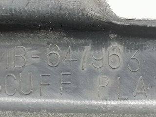 комплект накладок на пороги (внутренние), ориг. номер MB647962, MB647964, MB647963, MB647961, Mitsubishi Sigma 1 поколение 1990-1996