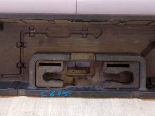 вещевое отделение в багажнике, Subaru Tribeca 1 поколение 2004-2007