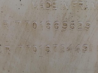 бачок омывателя, ориг. номер 7701669829, 7701672449, 7700821132, 7700821133, Renault Laguna 1 поколение 1993-1998