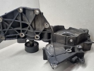 кронштейн ТНВД, ориг. номер 7700106707, Renault Laguna 1 поколение 1993-1998
