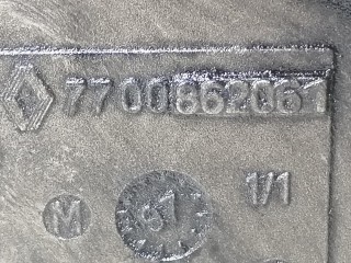 крышка коленвала, ориг. номер 7700862061, Renault Laguna 1 поколение 1993-1998