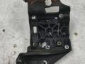 90512909G кронштейн компрессора кондиционера Dodge Caravan 4 поколение - фото №5