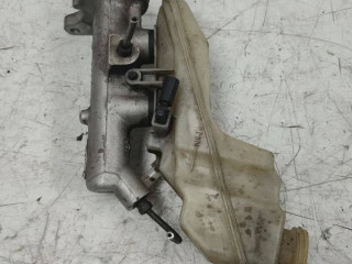 главный тормозной цилиндр, Toyota Corolla 9 поколение E120 2000-2004