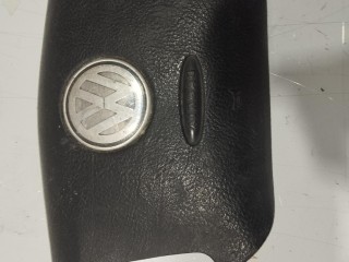 подушка безопасности водителя Volkswagen Passat B5 1996-2001, левый руль, 1J0880201K