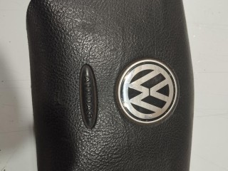 подушка безопасности водителя Volkswagen Passat B5 1996-2001, левый руль, 1J0880201E