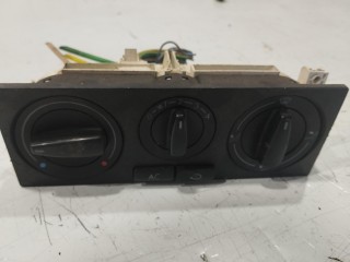 блок управления печки/климат-контроля Volkswagen Golf 4 поколение 1997-2006, 1J0820045F