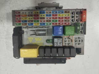 блок предохранителей Opel Astra G 1998-2009, 24412497