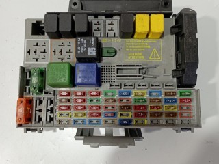 блок предохранителей Opel Astra G 1998-2009, 90589965
