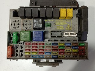 блок предохранителей Opel Astra G 1998-2009, 90589965