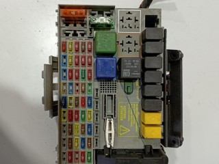 блок предохранителей Opel Astra G 1998-2009, 90589965
