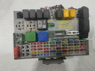 блок предохранителей Opel Astra G 1998-2009, 24412497