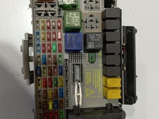 блок предохранителей Opel Astra G 1998-2009, 90589965