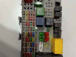 блок предохранителей Opel Astra G 1998-2009, 90589965