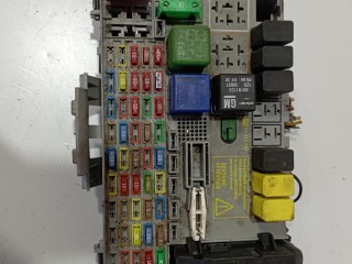 блок предохранителей Opel Astra G 1998-2009, 90589965