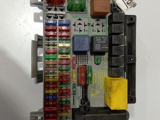 блок предохранителей Opel Astra G 1998-2009, 90589965