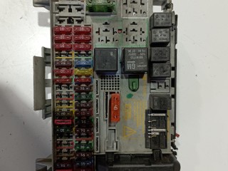 блок предохранителей Opel Astra G 1998-2009, 90589965