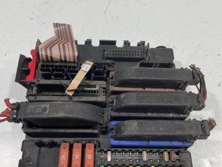 блок предохранителей Opel Vectra C 2002-2005, 13125489
