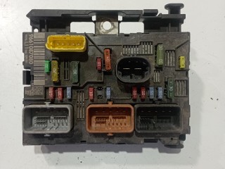 блок предохранителей Peugeot 307 1 поколение 2001-2005, 9661087080