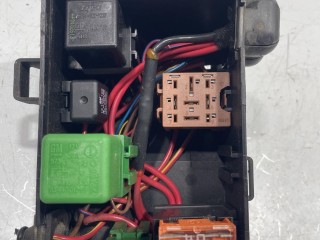 блок реле и предохранителей Opel Astra G 1998-2009, 03447012