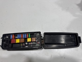 блок реле и предохранителей Opel Vectra C 2002-2005, 13170899