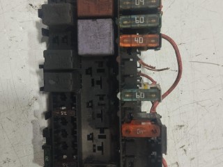 блок предохранителей Renault Scenic 2 поколение 2003-2006, 7703297193