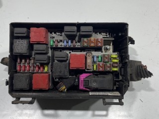 блок реле и предохранителей Opel Vectra C 2002-2005, 24438887
