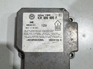 блок управления подушками безопасности Volkswagen Passat B5 1996-2001, 1C0909605F