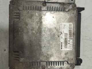 блок управления двигателем Peugeot 206 1 поколение 1998-2003, 0281010500