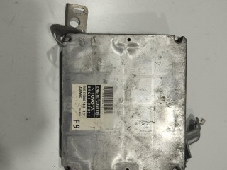 блок управления двигателем Toyota Corolla Verso 2 поколение AR10 2001-2004, MB1758009430